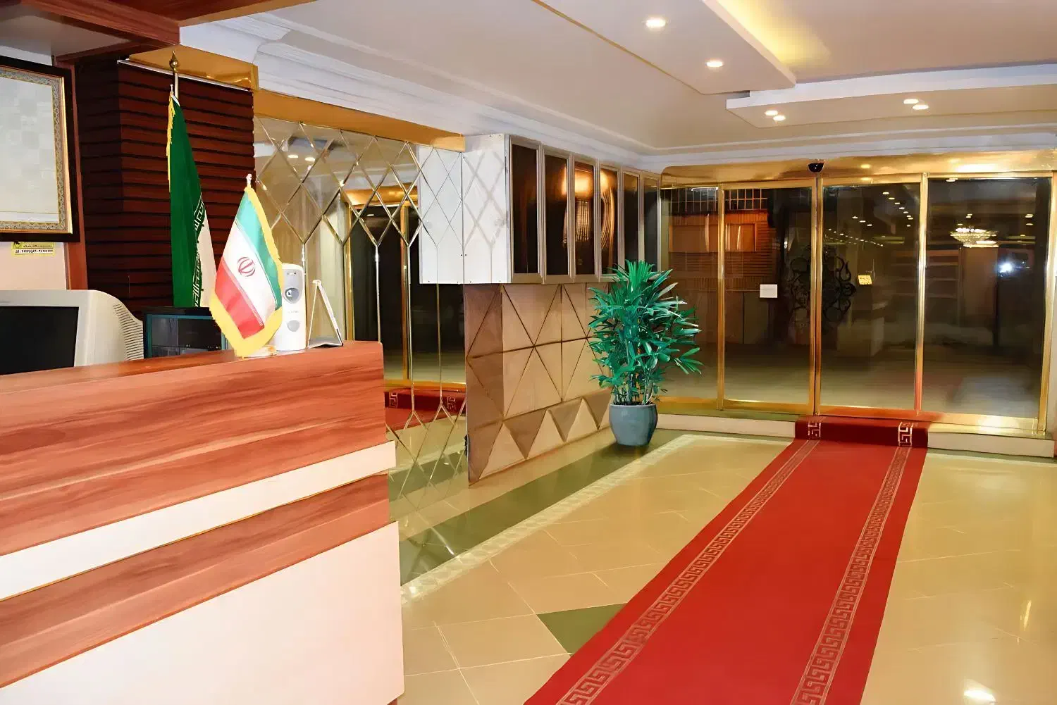 هتل آپارتمان نزدیک حرم|اجارهٔ کوتاهمدت آپارتمان و سوئیت|مشهد, حرم مطهر رضوی|دیوار