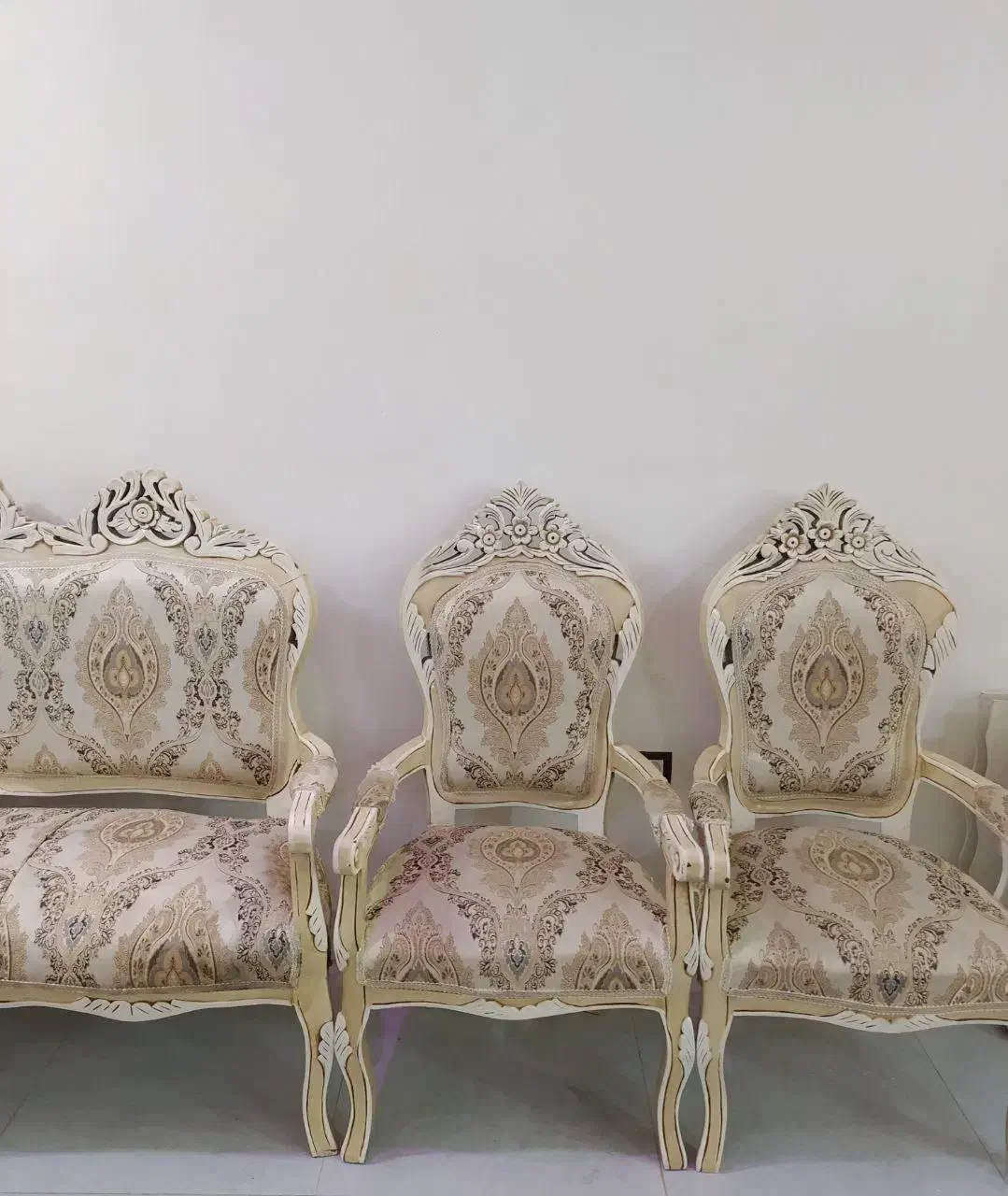 مبلمان ۹نفره سلطنتی|مبلمان خانگی و میز عسلی|دهلران, |دیوار