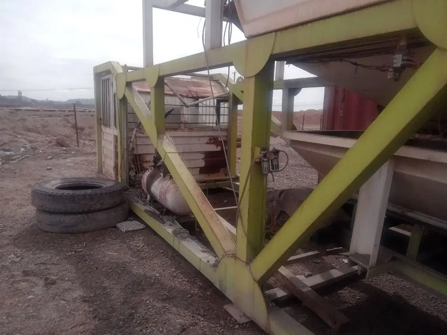 بچینگ یک متری طرح راه ماشین با دو عدد اسکرو سیمان|ماشین‌آلات صنعتی|سیرجان, |دیوار