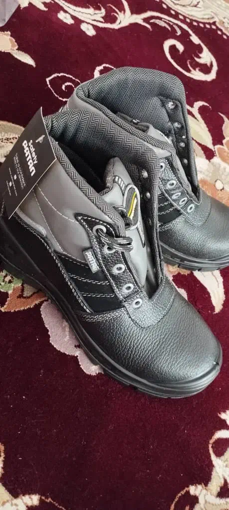 کفش کار نو  اشکذر|کیف، کفش، کمربند|اشکذر, |دیوار