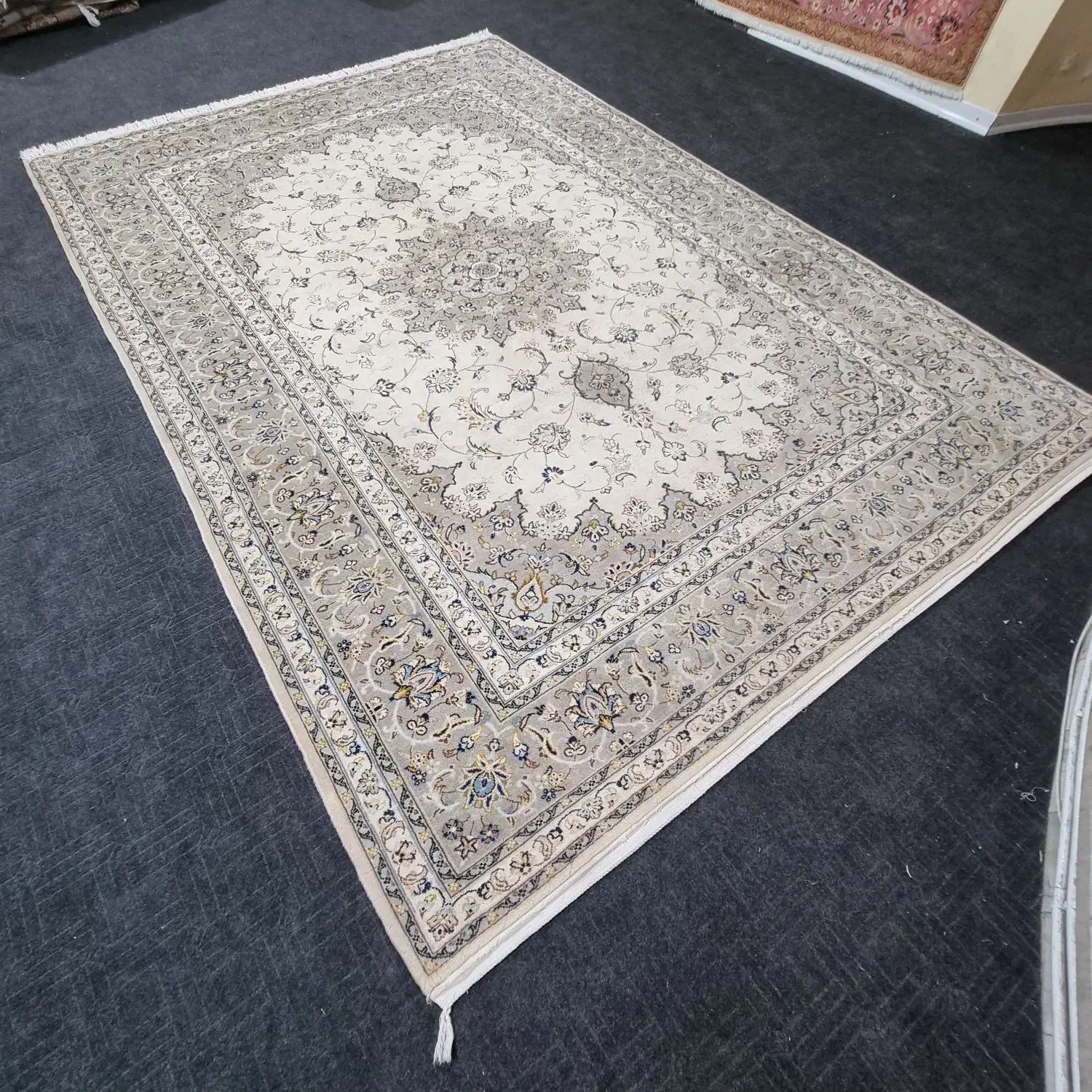 دستباف جفت ۹ متری کاشان زمینه خاکی|فرش|تهران, آرارات|دیوار