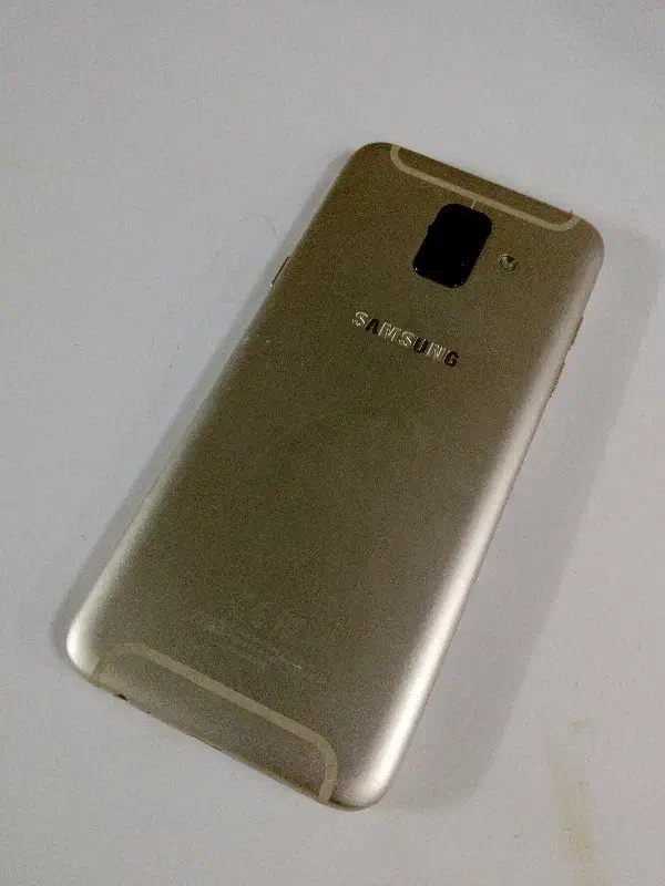 samsung A6|موبایل|اصفهان, باغ فدک|دیوار