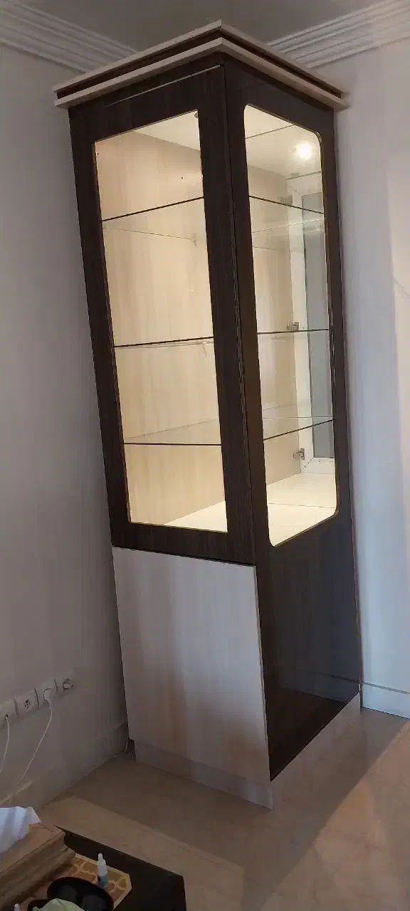 بوفه/ویترین شیشه‌ای ۴ طبقه با نور مخفی|بوفه، ویترین، کنسول|گرگان, |دیوار