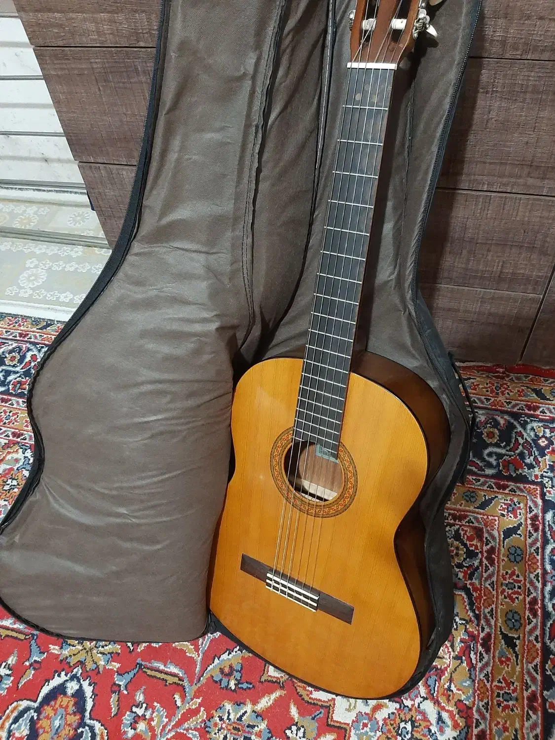 گیتار یاماها c40|گیتار، بیس، امپلیفایر|صومعهسرا, |دیوار