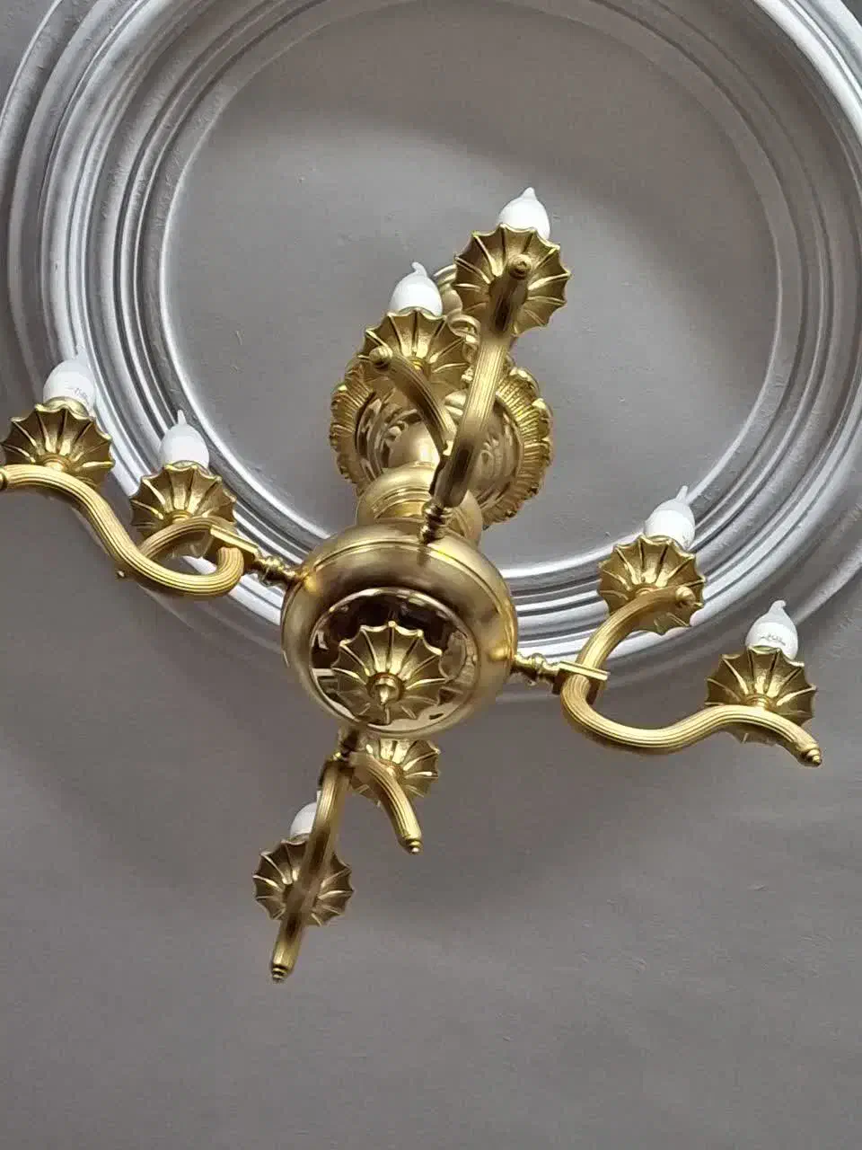 لوستر 8شعله|لوستر و چراغ آویز|اسلامشهر, باغ فیض|دیوار