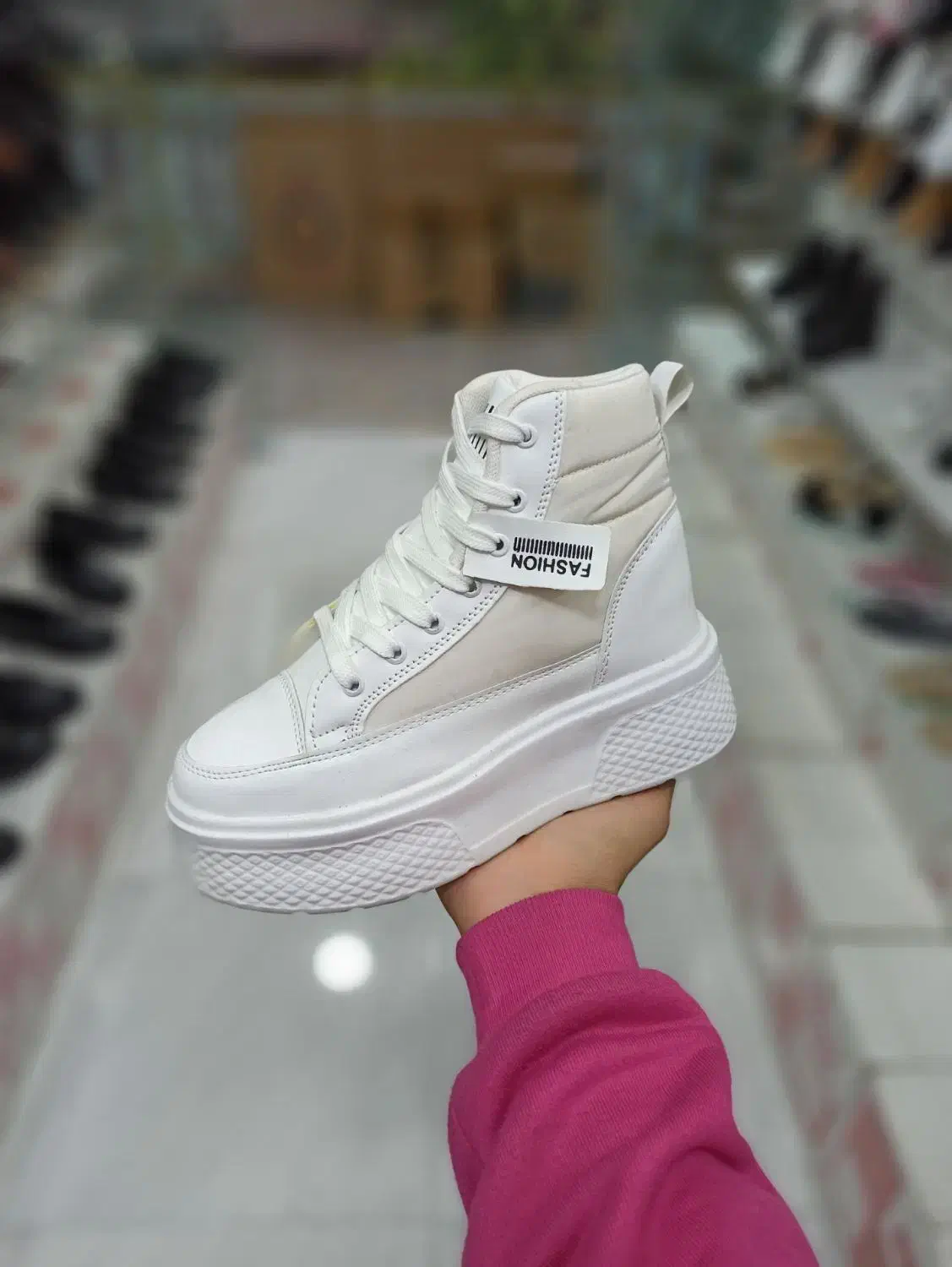 چند جفت کفش ساقدار نو|کیف، کفش، کمربند|مشهد, چهنو|دیوار