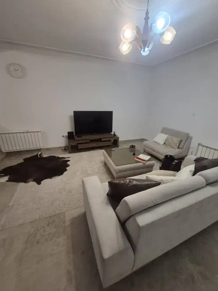 آپارتمان ۸۵متر ۲خواب /شهرک نفت/سیمون بولیوار