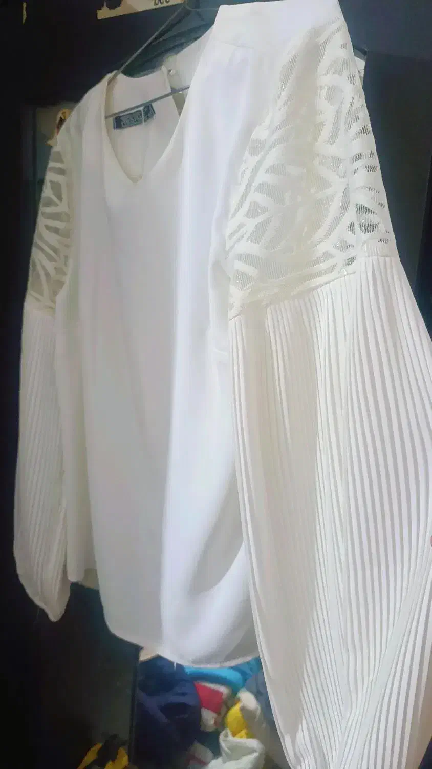 شومیز سفید|لباس|طرقبه, |دیوار