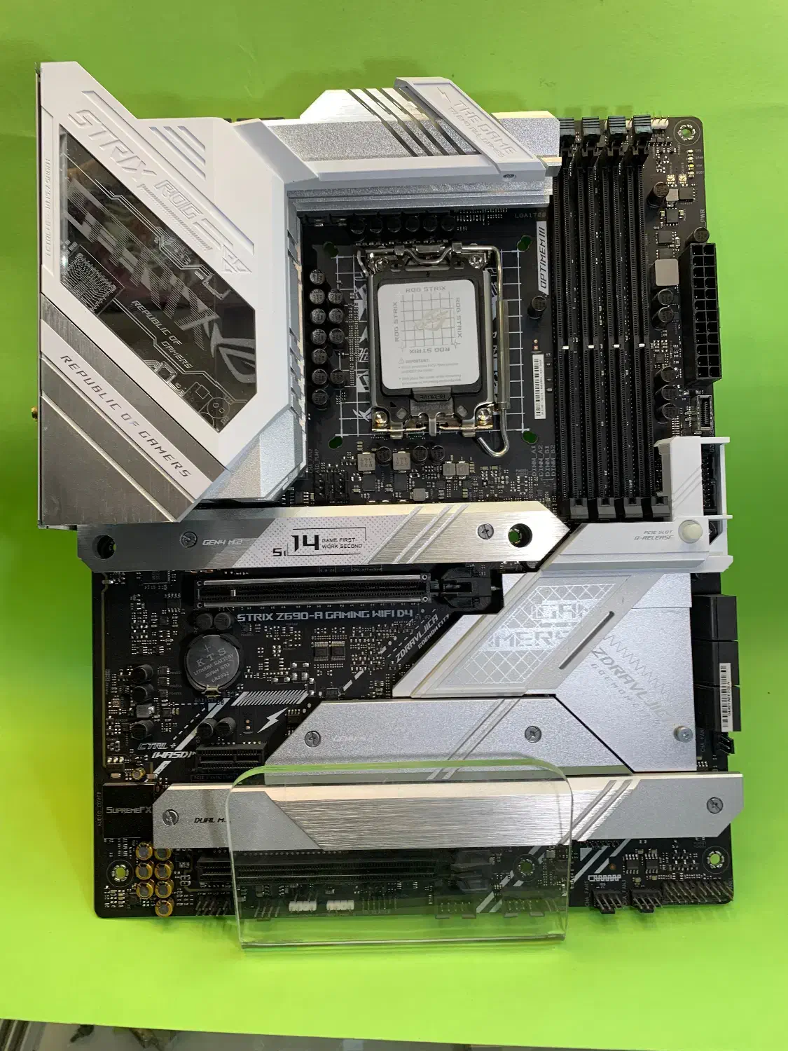 مادر برد  asus ROG strixZ690 A GAMING wifi d4|قطعات و لوازم جانبی رایانه|اهواز, نادری|دیوار