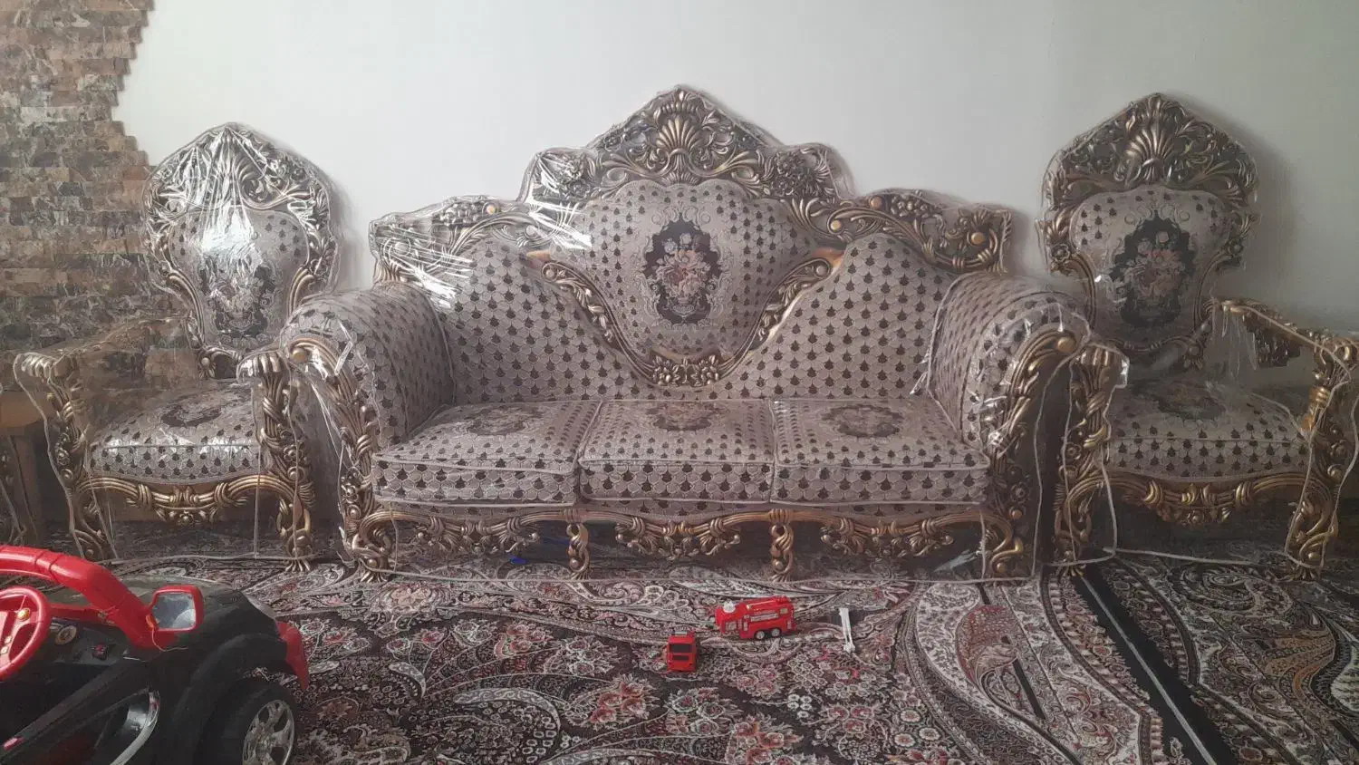 مبل سلطنتی|مبلمان خانگی و میز عسلی|بومهن, |دیوار