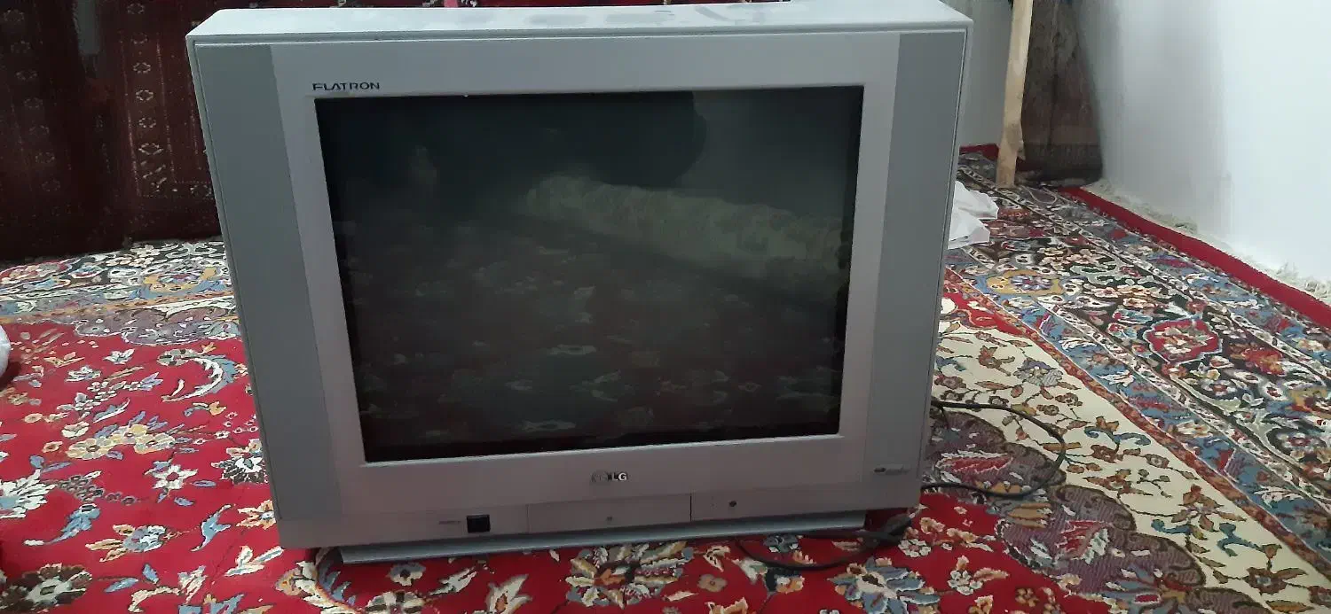 تلوزیون ۲۱ اینچ LG نقره ای سالم|تلویزیون و پروژکتور|ورامین, ورامین|دیوار