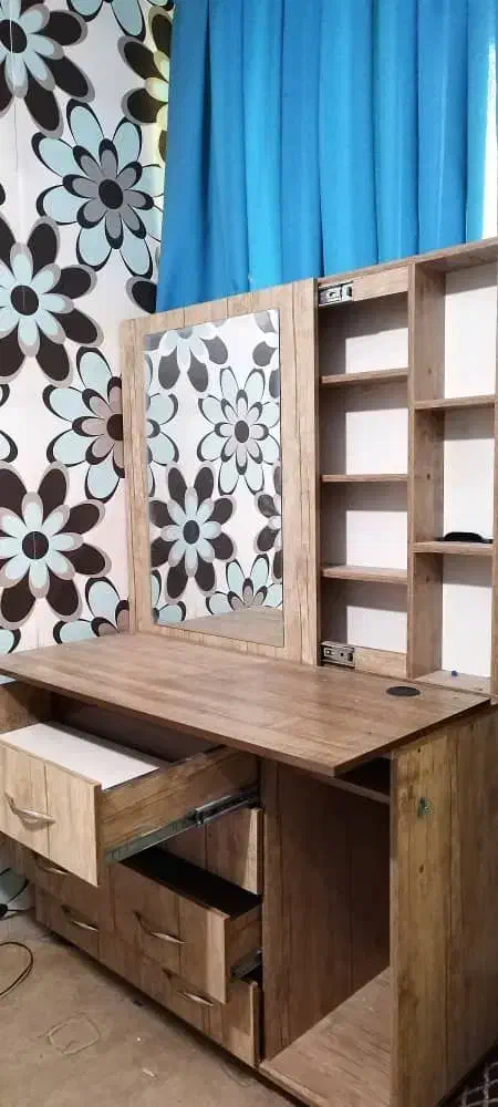 میز ارایش بزرگ و جادار|مبلمان خانگی و میز عسلی|تهران, منیریه|دیوار