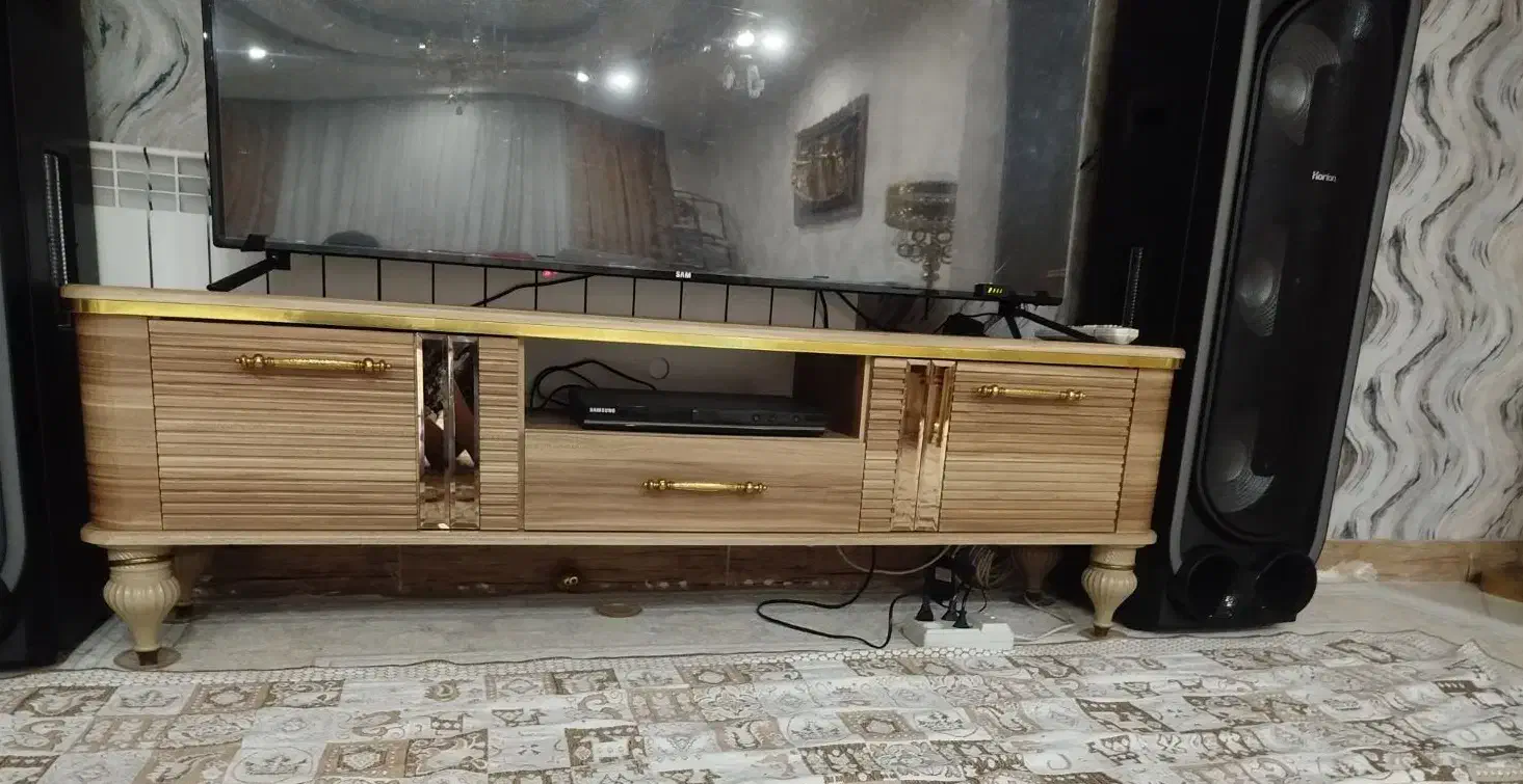 آینه وکنسول بهمراه میزتی وی وجاکفشی وجلومبلی عسلی|بوفه، ویترین، کنسول|اسلام‌شهر, شهرک واوان|دیوار