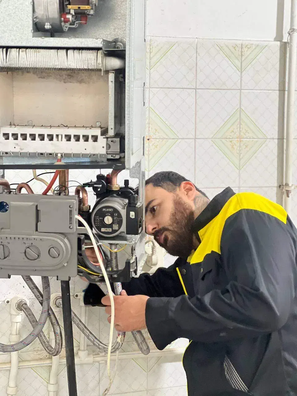 نصب و تعمیرات تخصصی پکیج،آبگرمکن دیواری و کولرگازی|خدمات پیشه و مهارت|قوچان, |دیوار