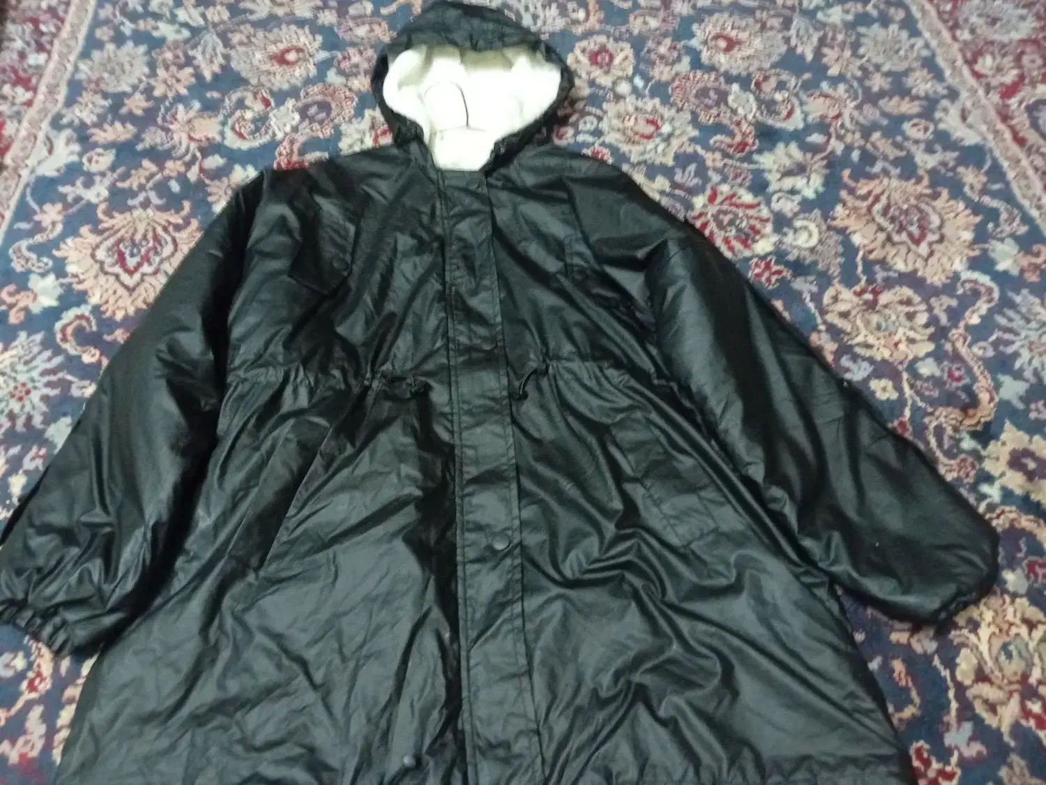 کاپشن|لباس|اهواز, بیست متری شهرداری|دیوار