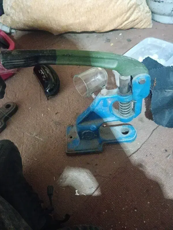 دکمه زن|لوازم خیاطی و بافتنی|تهران, خزانه|دیوار