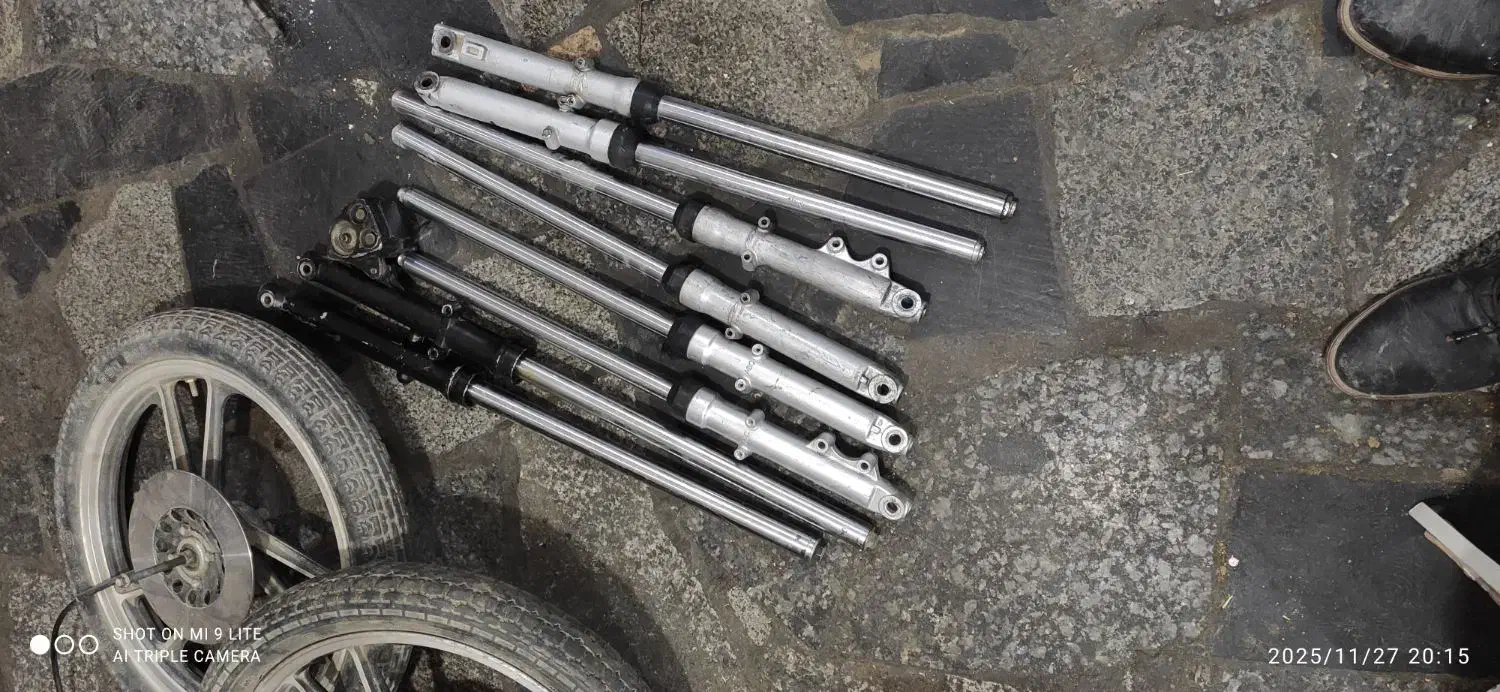 یک سری وسایل موتورسیکلت|قطعات یدکی و لوازم جانبی|همدان, |دیوار