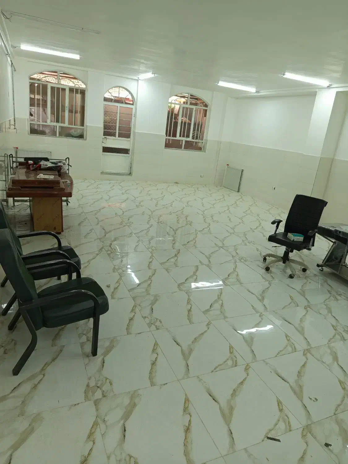 مغازه ۱۰۰ متری بر خیابان فاضل|اجارهٔ مغازه و غرفه|ارومیه, |دیوار