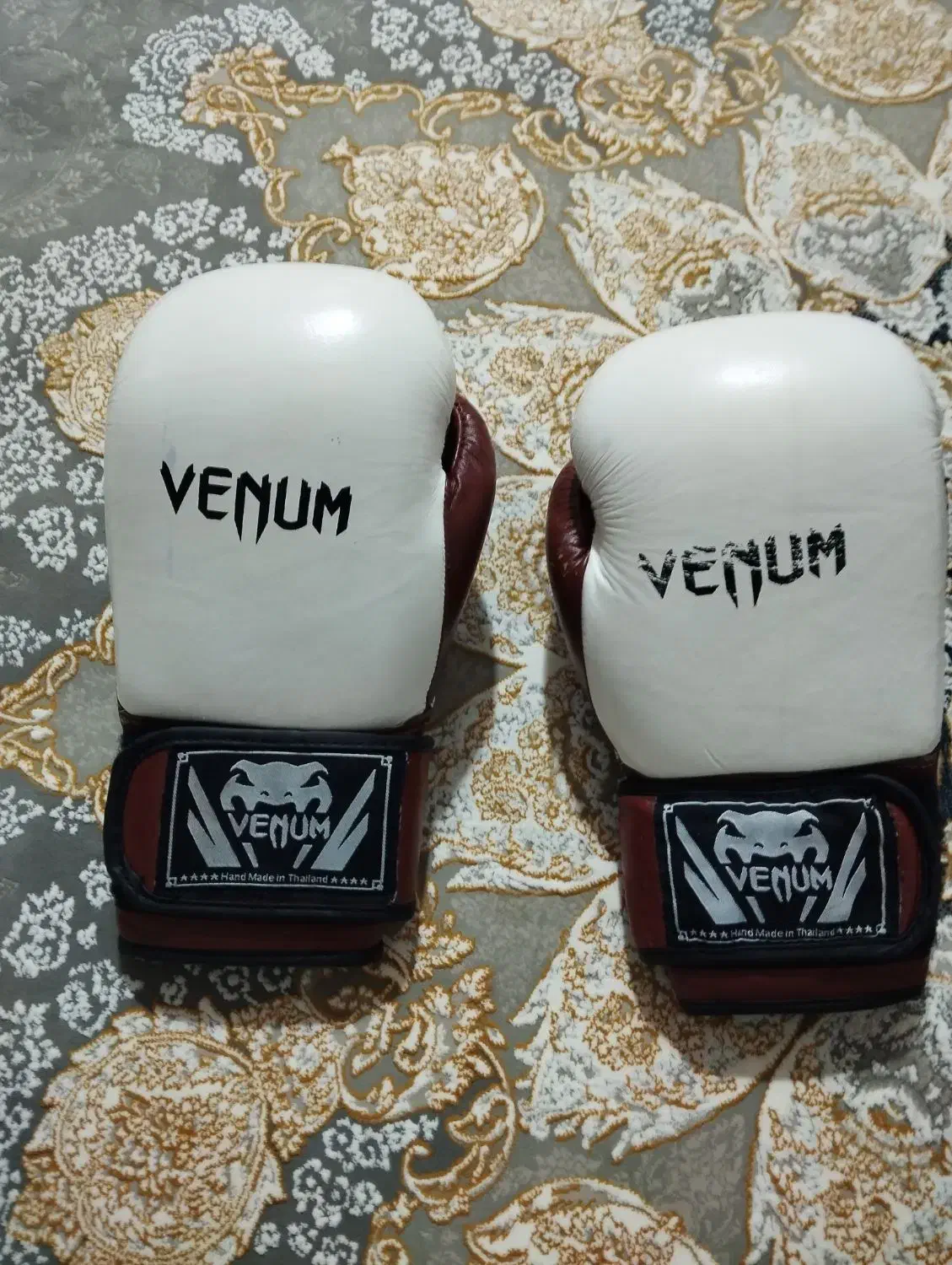 یک جفت دستکش ونوم یه جفت هم ساقبند جورایی|تجهیزات ورزشی|پارسآباد, |دیوار