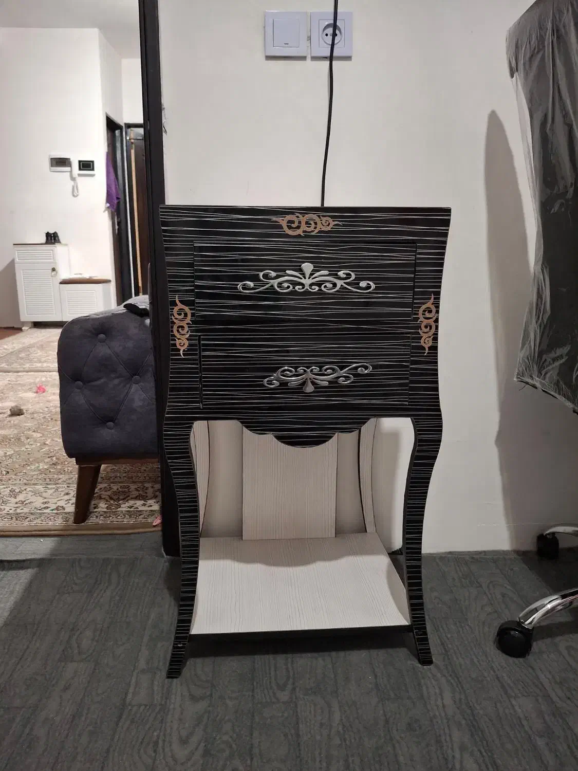 میز تلفن|میز تلفن|رباط‌کریم, نصیرشهر|دیوار