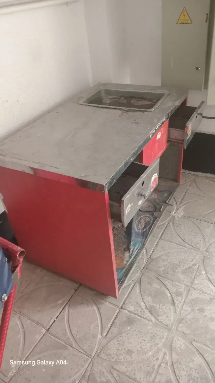 چهار چرخ ساندویچ ومیز ویترینی استیل|فروشگاه و مغازه|هشتگرد, فاز ۷ مهستان|دیوار