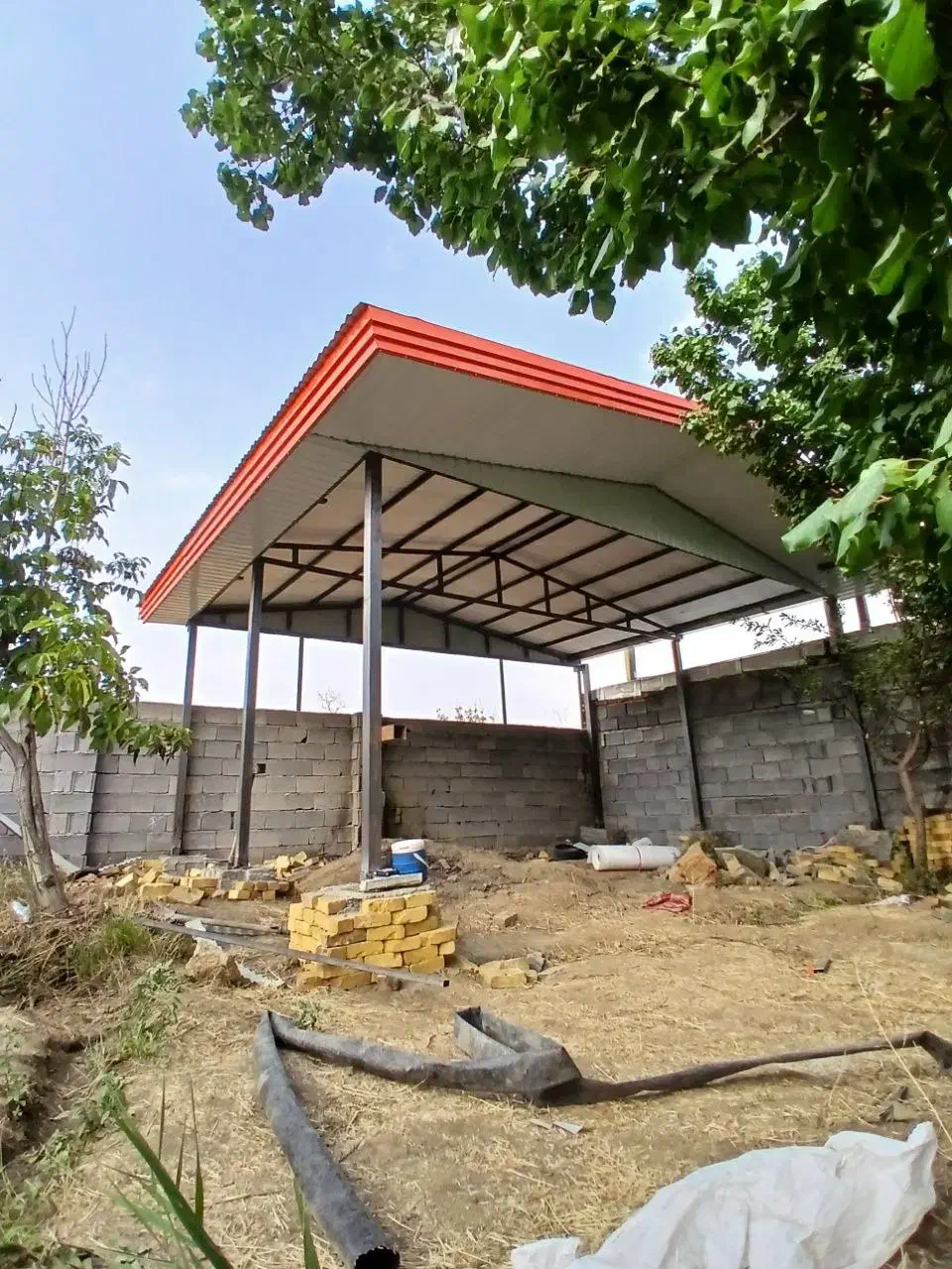 نصب سقف شیروانی و جوشکاری سیار|خدمات پیشه و مهارت|همدان, |دیوار