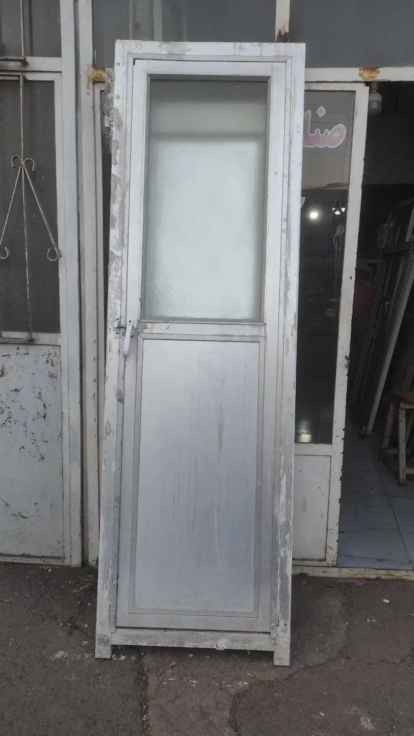 درب آلمینیومی سرویس بهداشتی|مصالح و تجهیزات ساختمان|جلفا, |دیوار