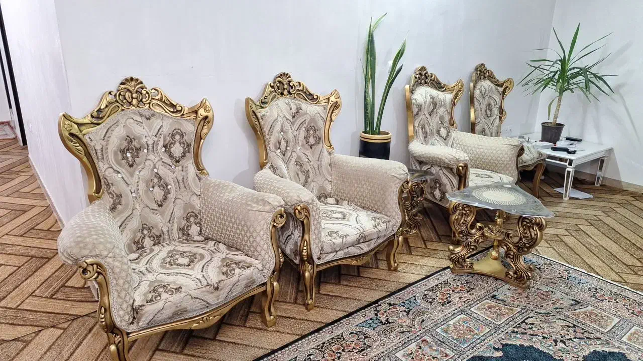 مبل سلطنتی ۹ نفره|مبلمان خانگی و میز عسلی|محمدشهر, محمدشهر|دیوار