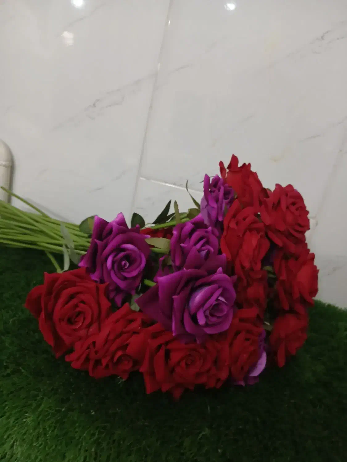 گل رز مخملی|گل مصنوعی|خمینی‌شهر, |دیوار