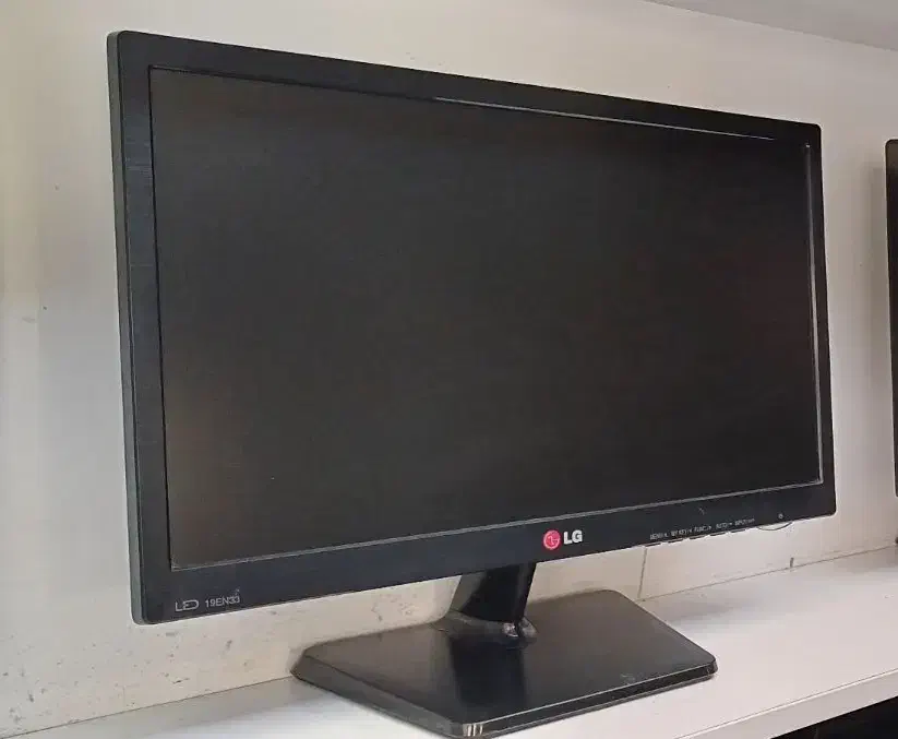مانیتور LED 19 SAMSUNG LG|قطعات و لوازم جانبی رایانه|شیراز, شهرک پرواز|دیوار