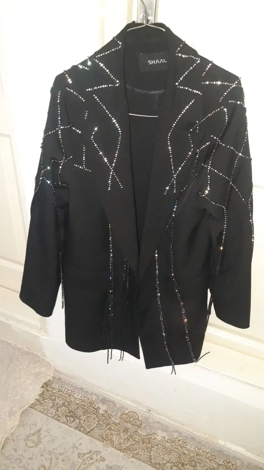 مانتو و کت|لباس|قرچک, میرزائی شمالی|دیوار