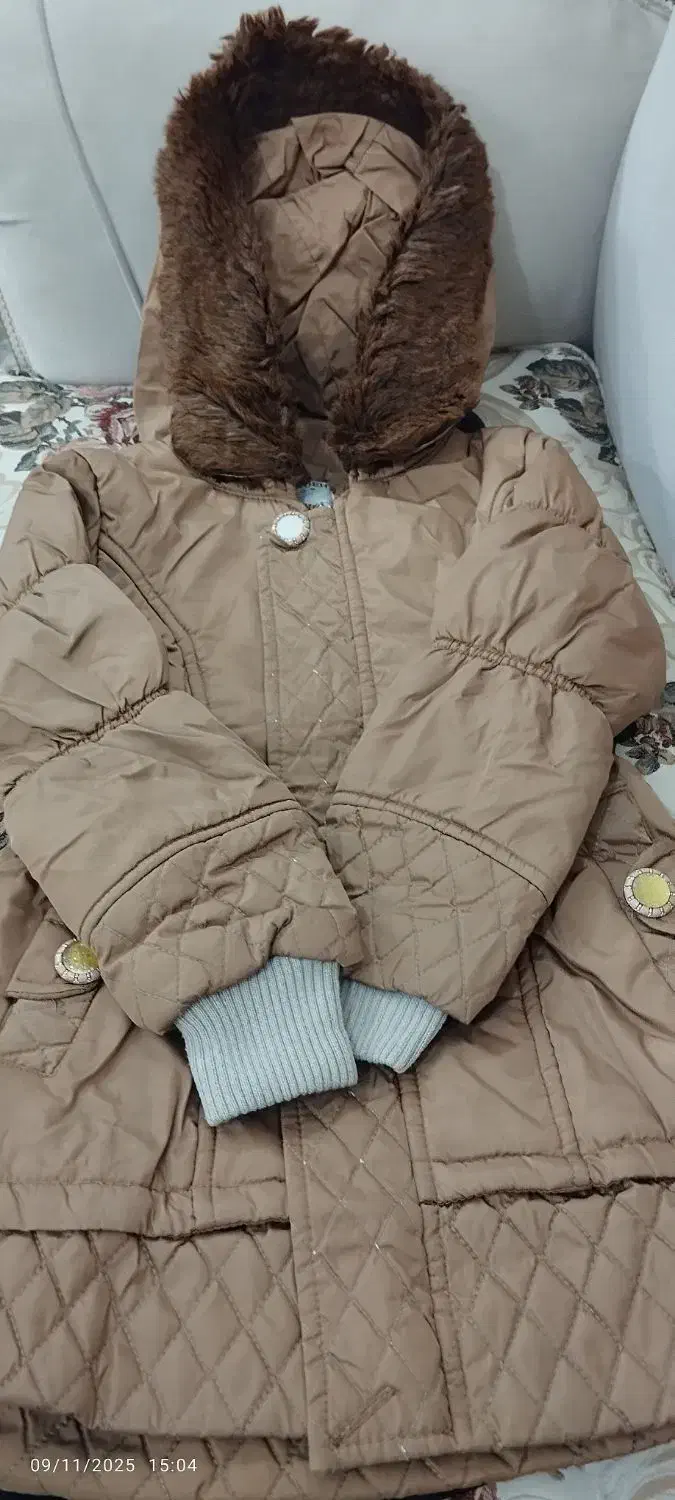 کاپشن دخترانه نو هستش|کفش و لباس بچه|قم, قلعه کامکار|دیوار