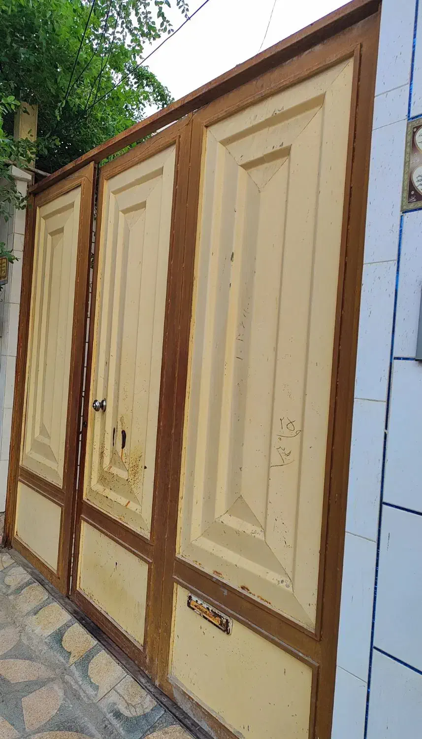 درب حیاط|مصالح و تجهیزات ساختمان|اهرم, |دیوار