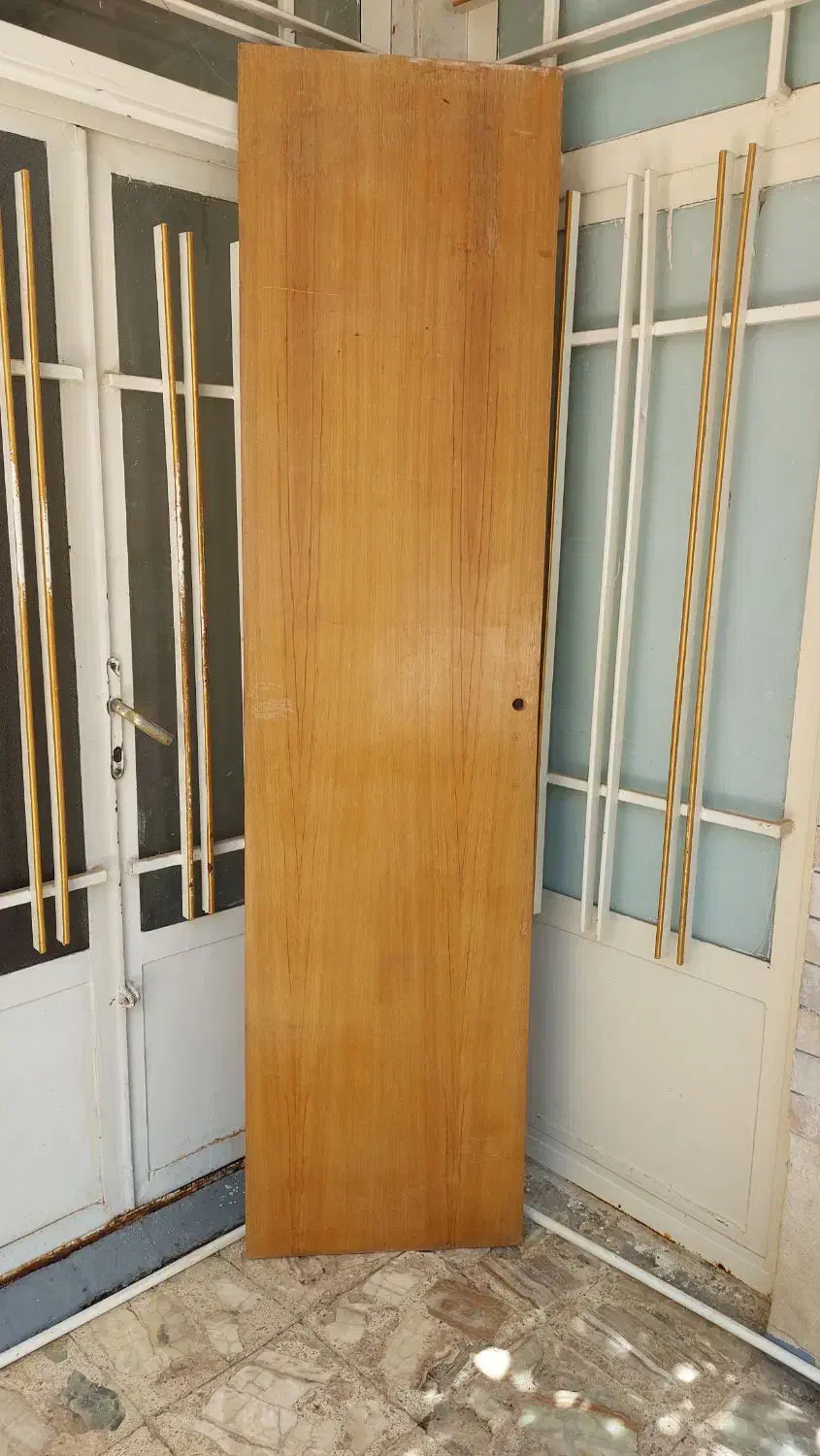 در کمد دیواری و پارتیش .|جاکفشی، کمد، دراور|خرمشهر, |دیوار