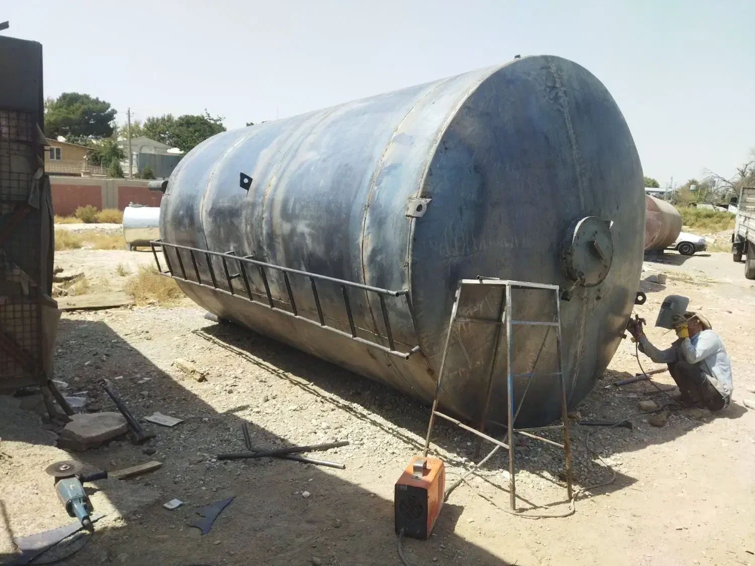 تانکرومخزن آهنی وگالوانیزه|مصالح و تجهیزات ساختمان|تهران, آسمان|دیوار