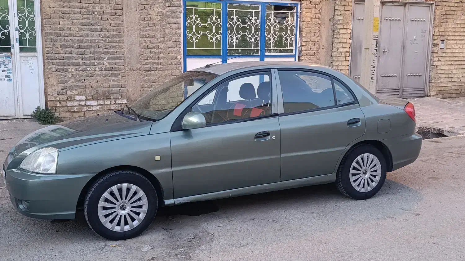 ریو درجه یک|خودرو سواری و وانت|شیراز, کوشک میدان|دیوار