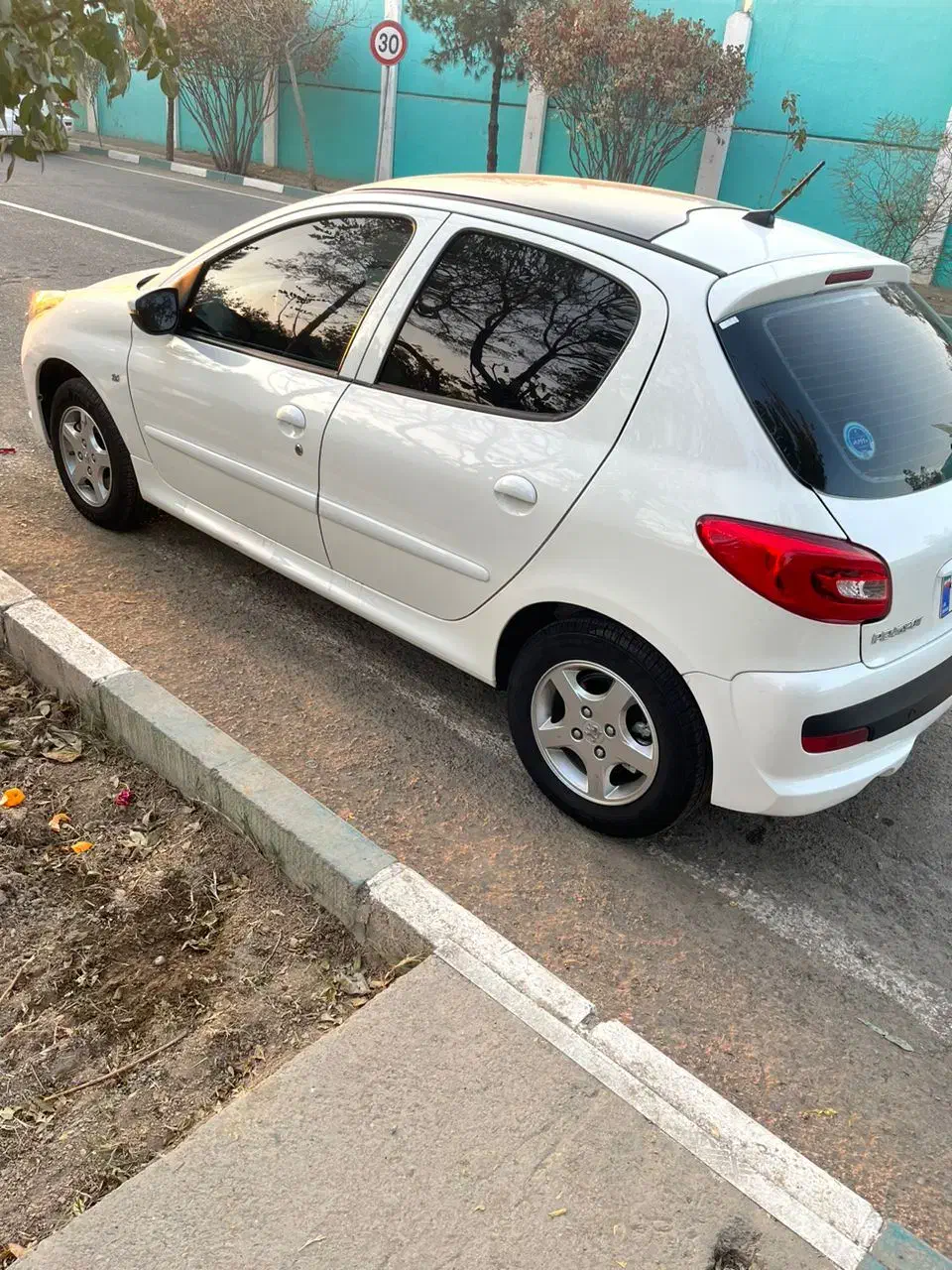 پژو207پاناسقف شیشه ای/مشابه صفر/استاندارد85گانهESP|خودرو سواری و وانت|تهران, شکوفه|دیوار