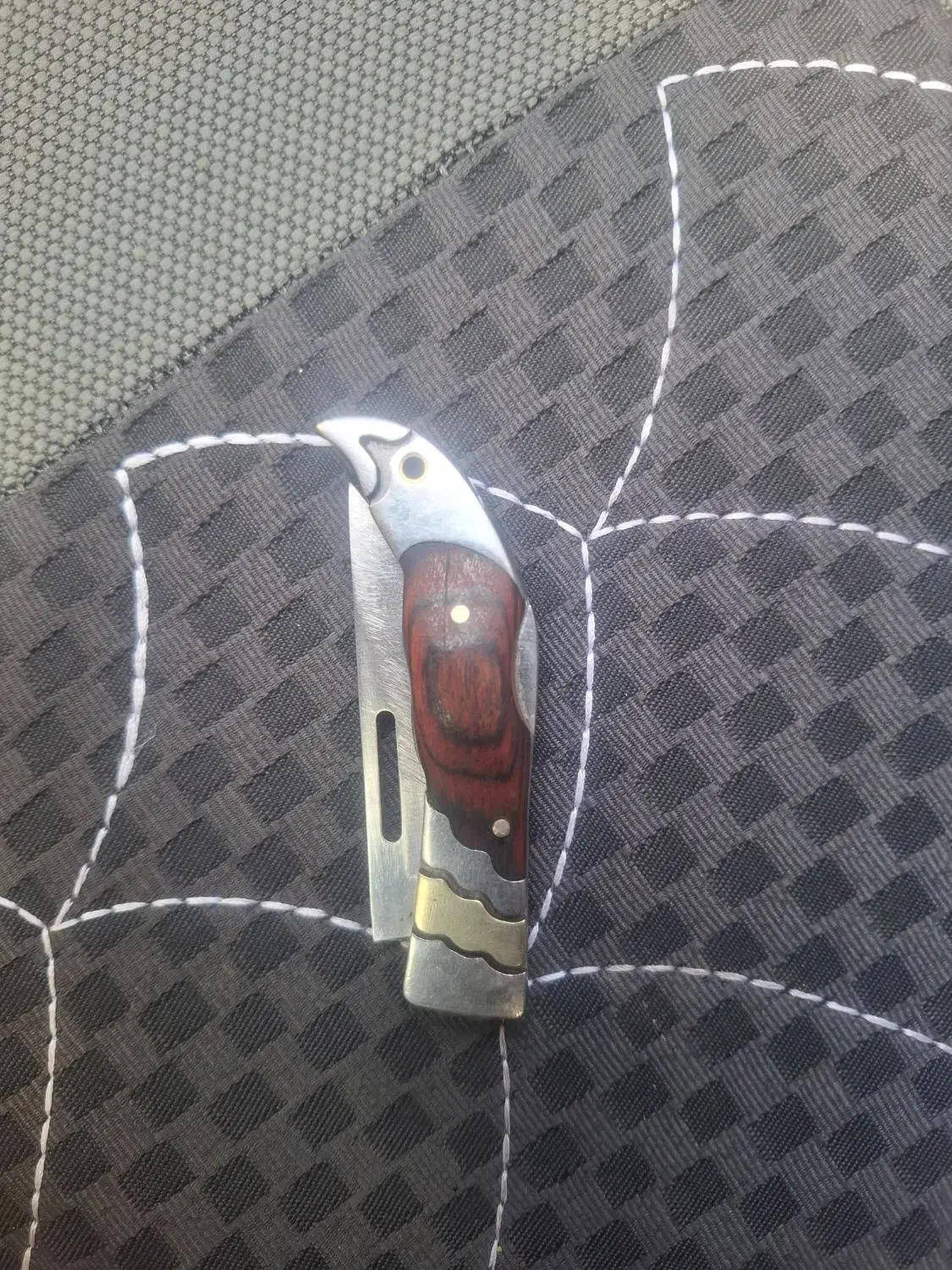 چاقو خوش دست|کلکسیون اشیاء عتیقه|اهواز, زیتون کارگری|دیوار