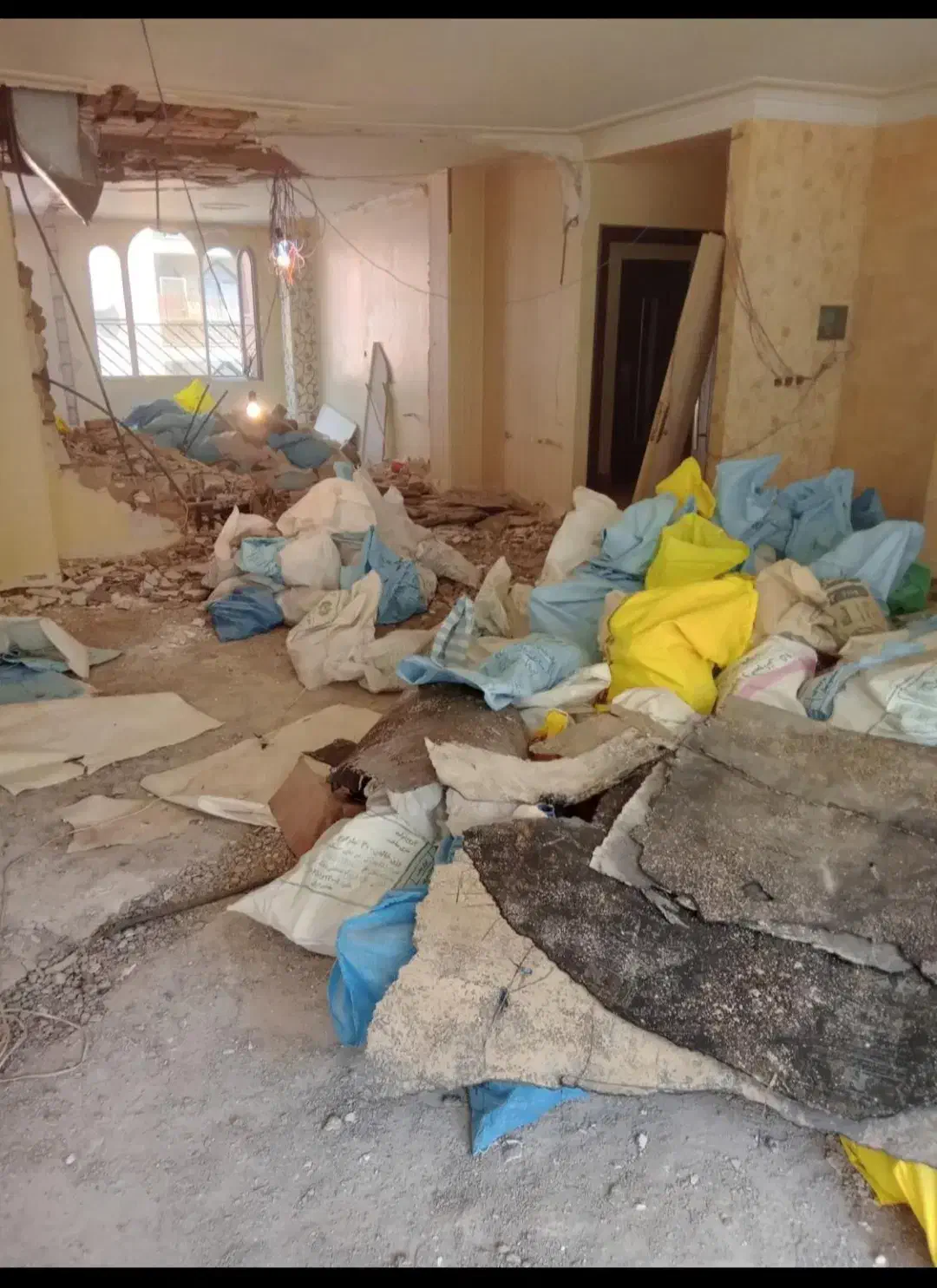 تخریبکار خورده کاری داخل واحد همراه با حمل نخاله|خدمات پیشه و مهارت|تهران, دهکده المپیک|دیوار