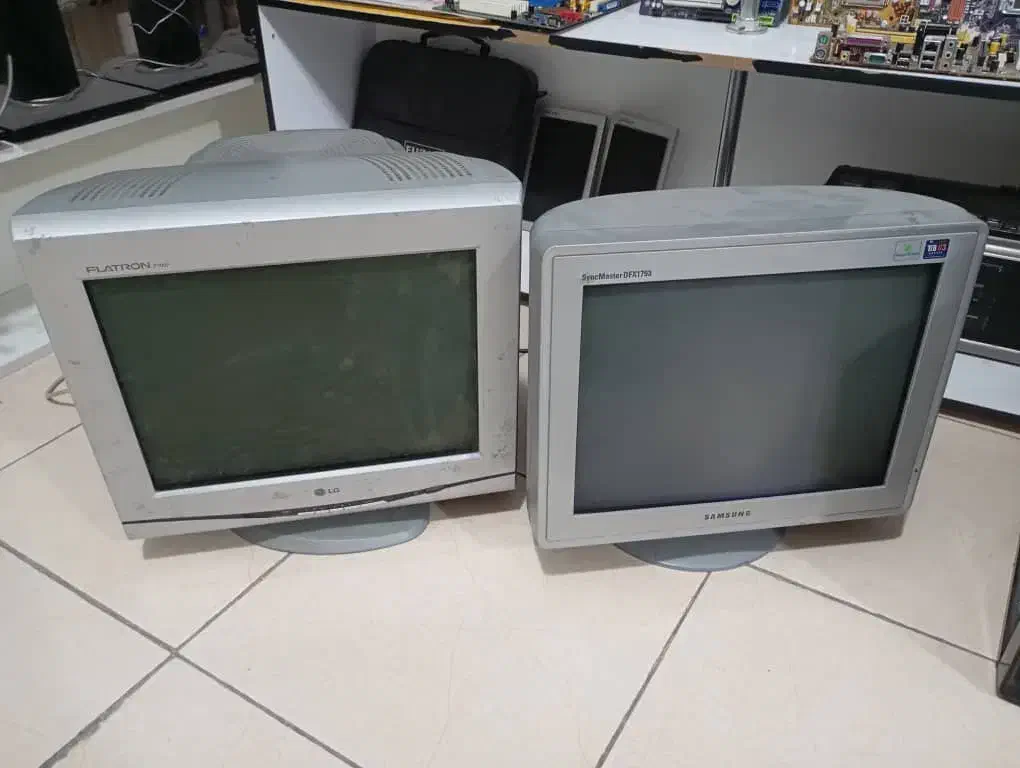 مانیتور crt|قطعات و لوازم جانبی رایانه|پرند, فاز ۲|دیوار