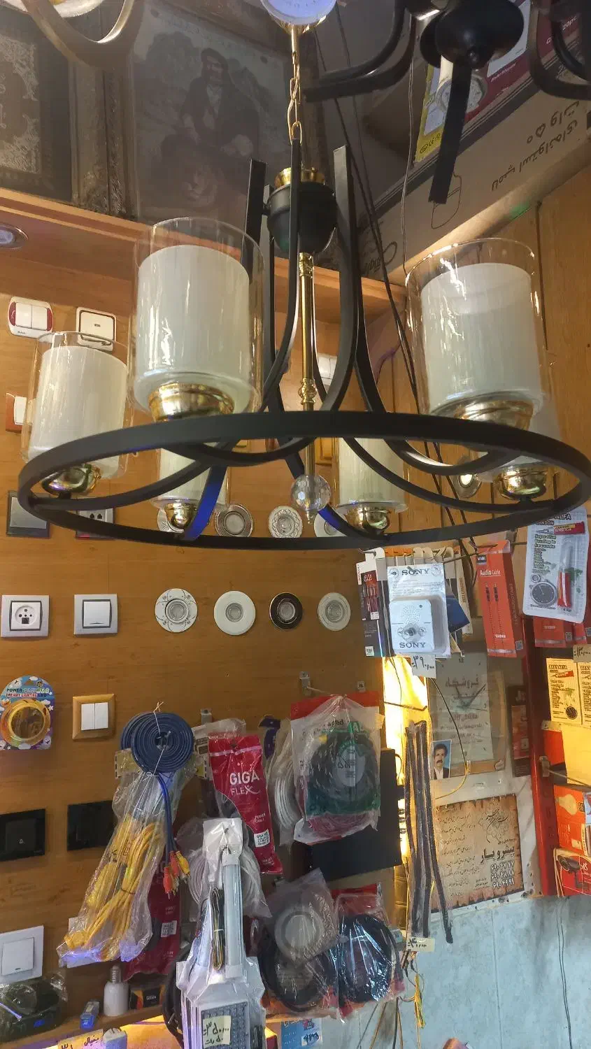 انواع لوستر مشکی طلایی آویز ....|لوستر و چراغ آویز|مشهد, نوید|دیوار