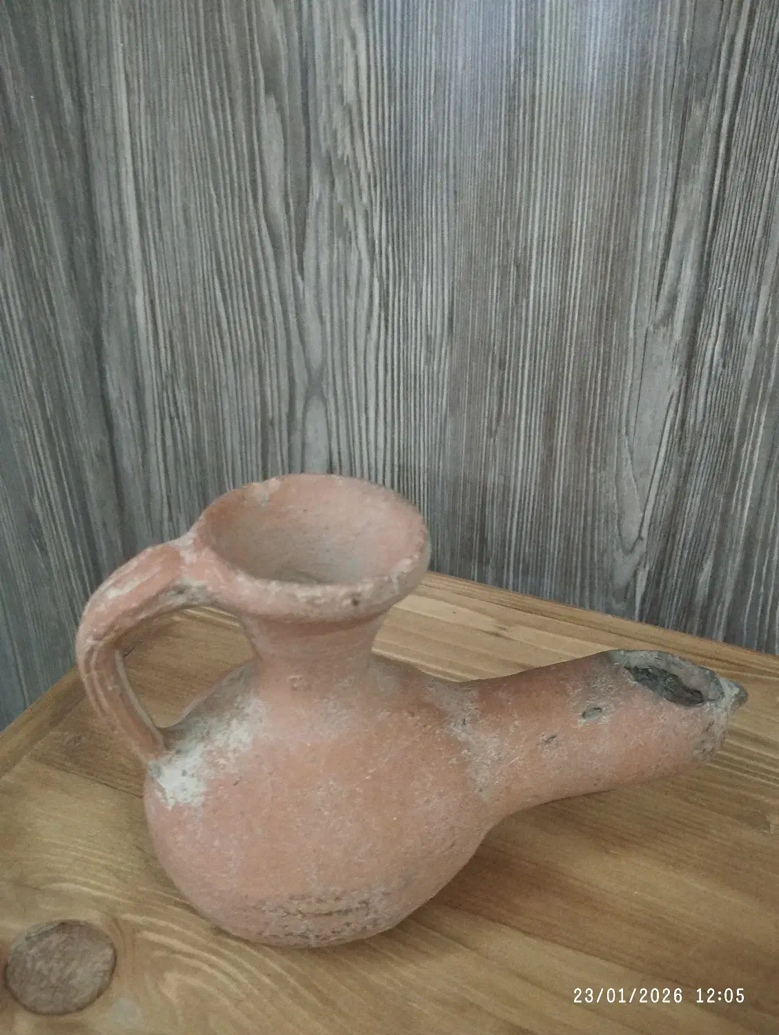 پیه سوز قدمت دار|کلکسیون اشیاء عتیقه|بندر انزلی, لیچارگی حسن رود|دیوار