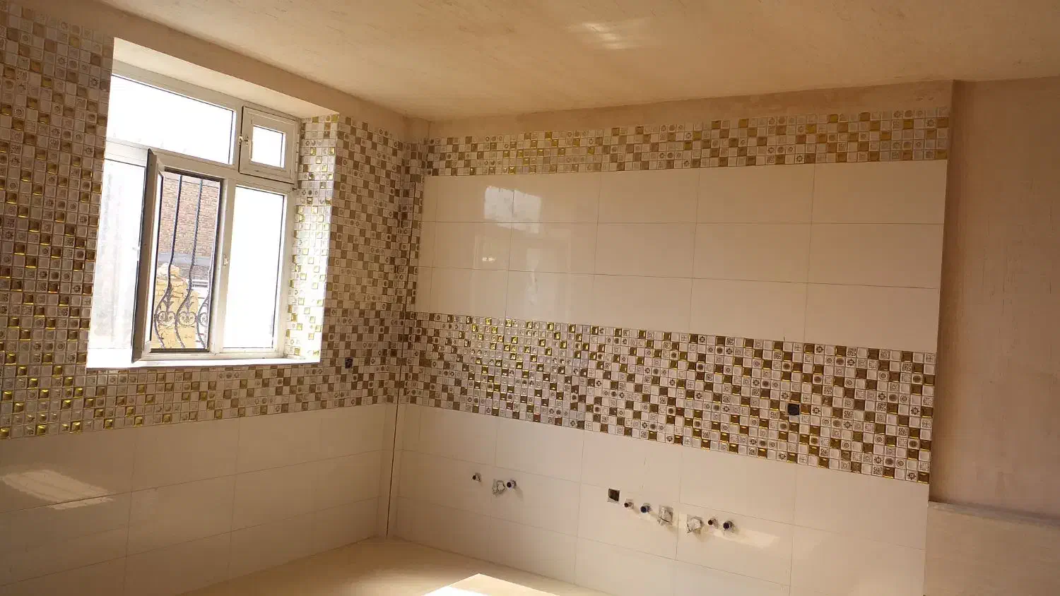 کاشیکاری وموزاویک کاری بیرون وداخل|خدمات پیشه و مهارت|سلماس, |دیوار