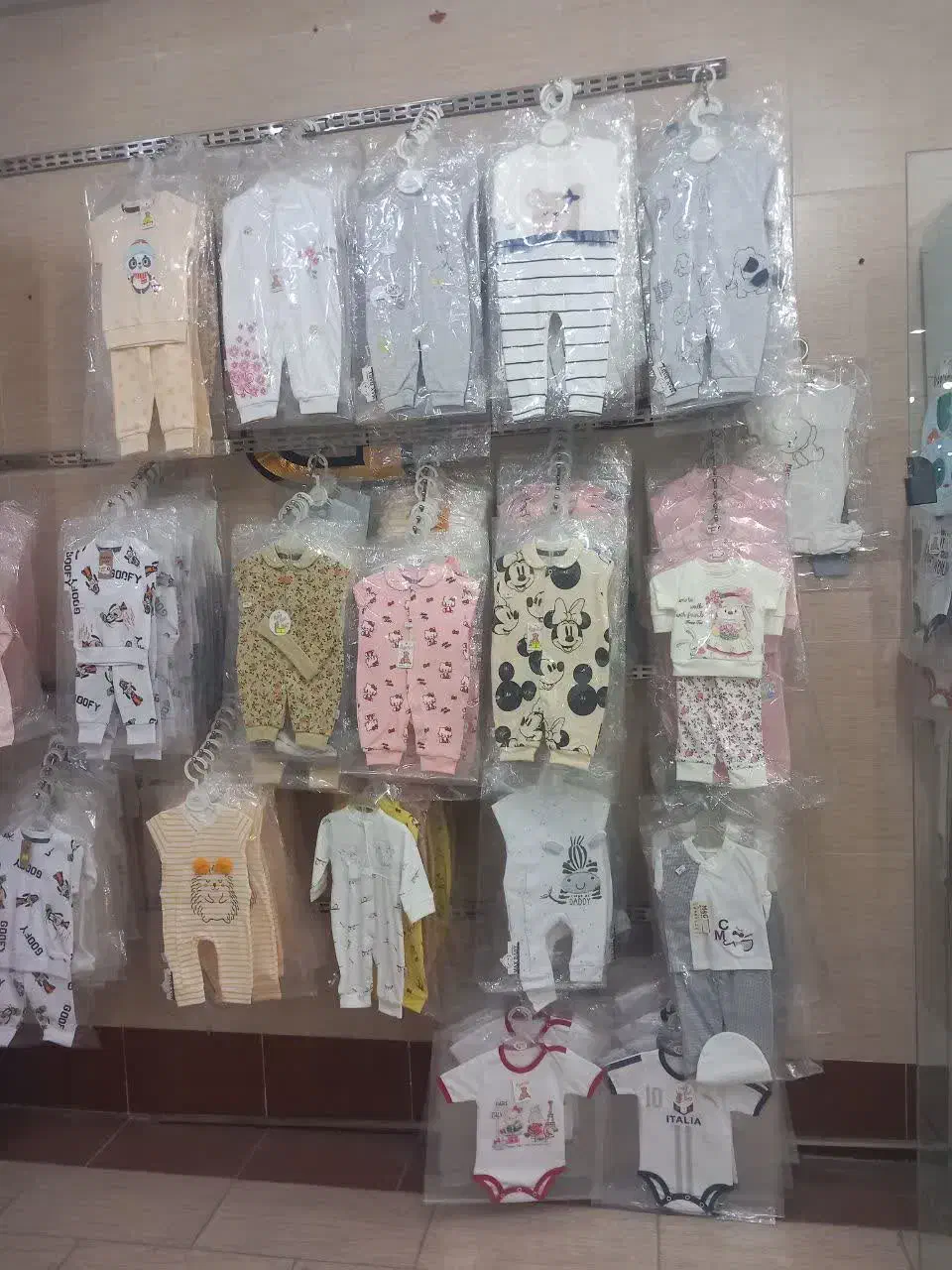 واگذاری مغازه لباس نوزادی|لباس|تهران, فلسطین (میدان انقلاب)|دیوار