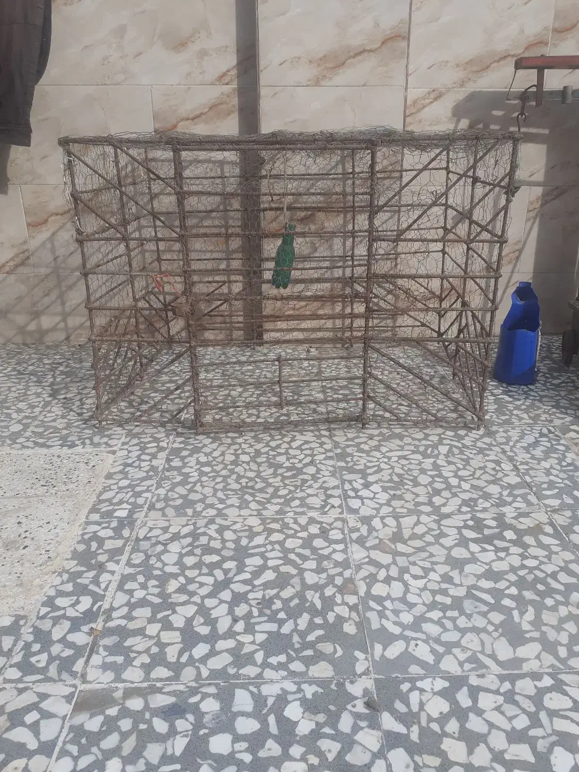 قفس‌آهنی|لوازم جانبی حیوانات|مزرعه کتول, |دیوار