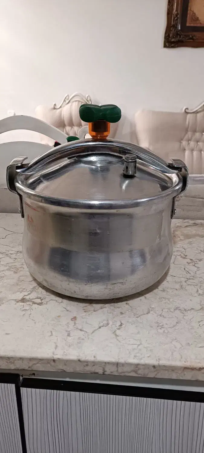 زودپز|ظروف پخت‌وپز|بروجرد, |دیوار