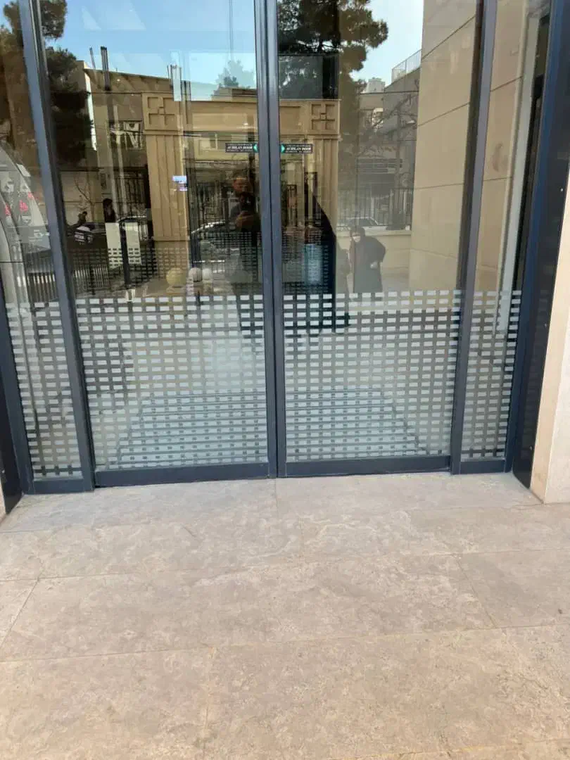 درب کرکره ای و شیشه سکوریت|مصالح و تجهیزات ساختمان|سراوان, |دیوار