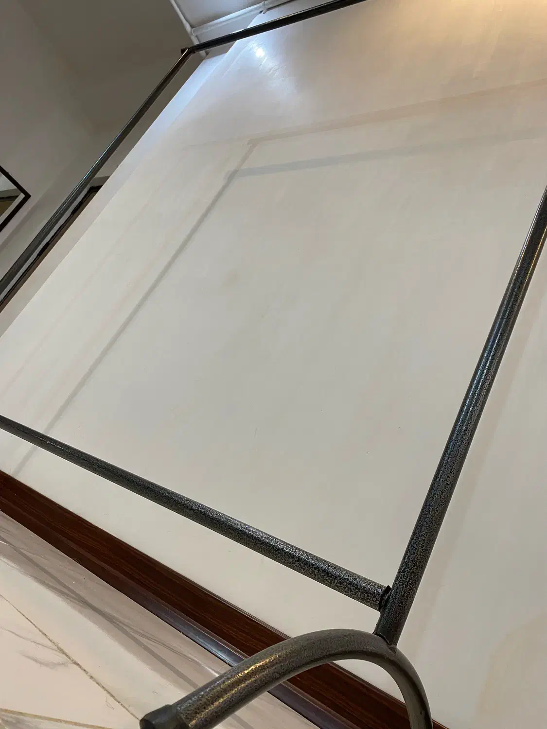 رگال|بندرخت و رختآویز|نهاوند, |دیوار