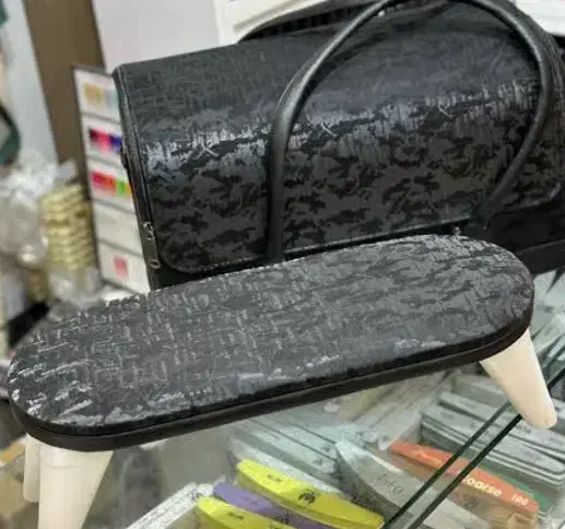 کیف  کاشت وزیر دستی|کیف، کفش، کمربند|مشهد, موعود|دیوار