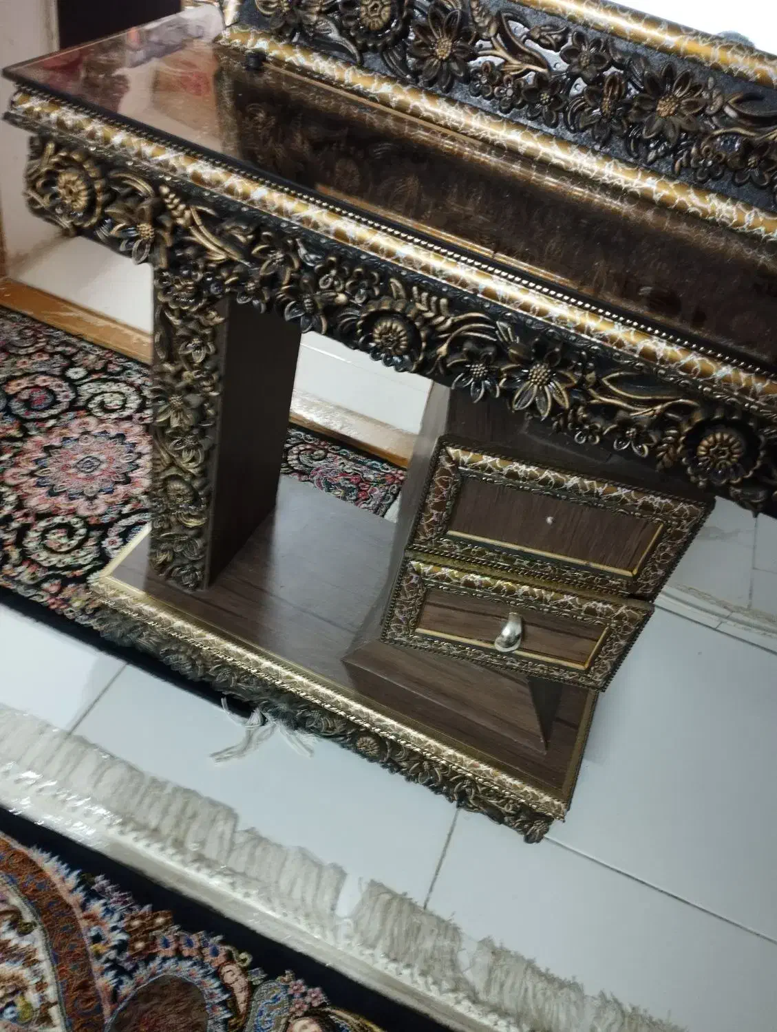 آینه|آینه|لنگرود, |دیوار
